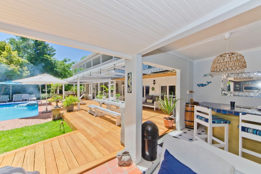 8 Bedroom Property for Sale in Leisure Isle Western Cape